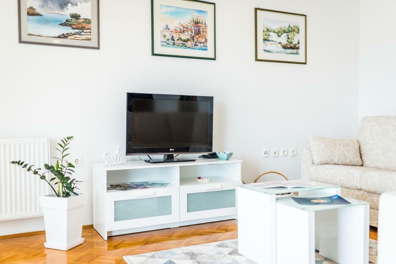Apartment Anamarija With Sea View Sibenik Exterior photo