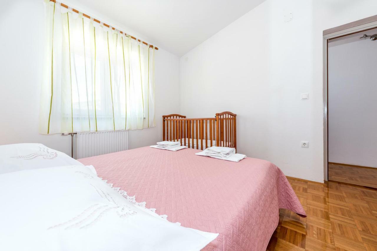 Apartment Anamarija With Sea View Sibenik Exterior photo