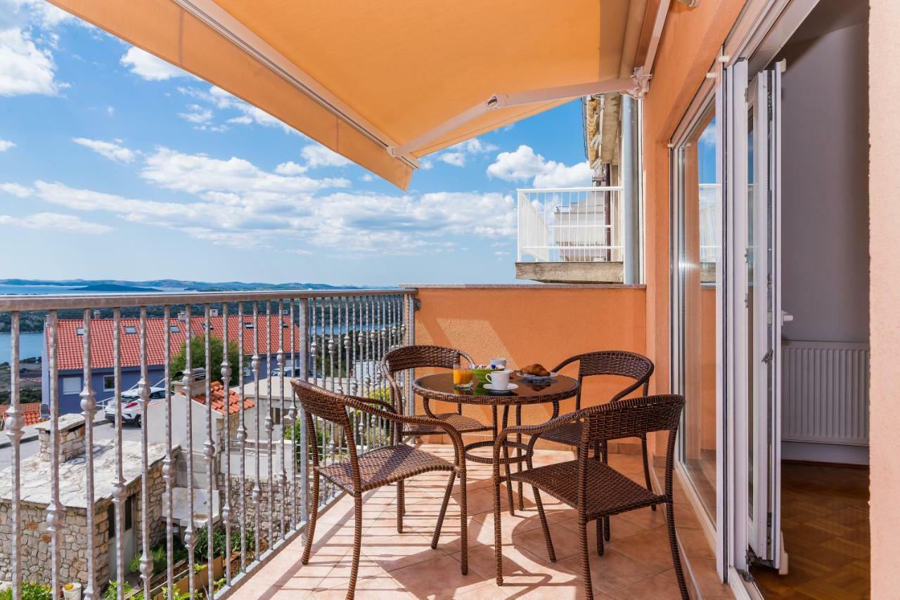 Apartment Anamarija With Sea View Sibenik Exterior photo
